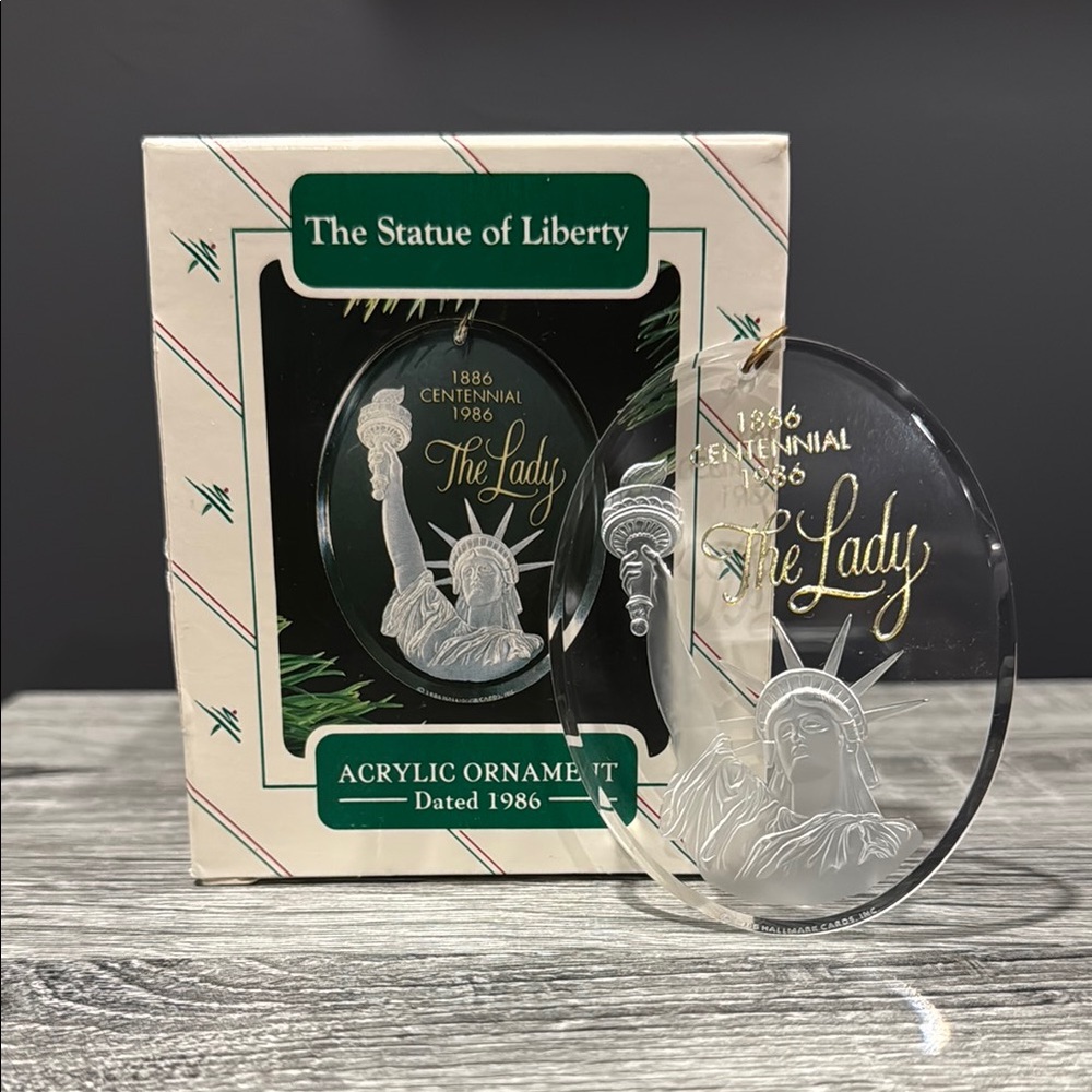 Hallmark | The Statue of Liberty (1986) - Vintage Acrylic Keepsake Ornament